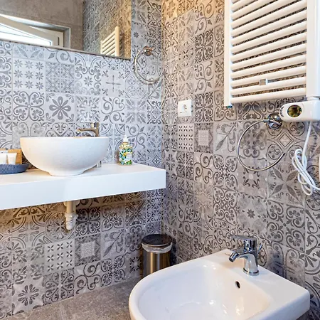 Frühstückspension Costanza 4*